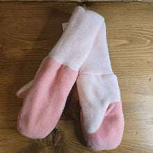 Load image into Gallery viewer, Childrens Mittens Size 4-5 years